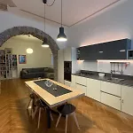 House 1826 In The Marine Heart Of شقة ترييستي